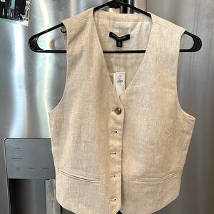 Brand new vest , size6, great for spring, summer.